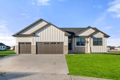 2512 NW North Creek Ct, Ankeny, IA 50023