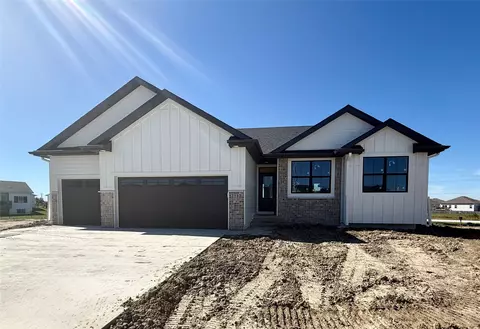 2512 NW North Creek Ct, Ankeny, IA 50023