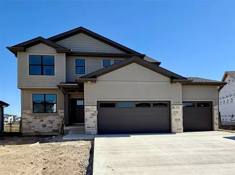 2515 NW North Creek Ct, Ankeny, IA 50023