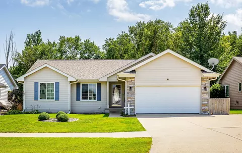 116 17th St SE, Altoona, IA 50009