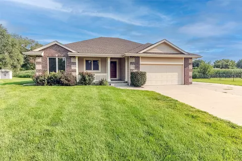 4839 Rose Cir, Johnston, IA 50131