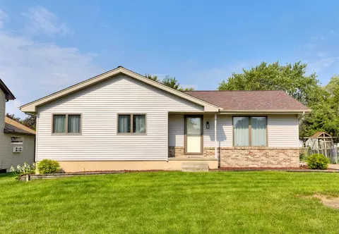 210 11th Ave NW, Altoona, IA 50009