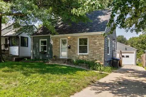 1309 Broad St, Des Moines, IA 50315