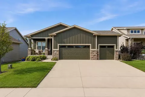 413 NE Brookridge Cir, Waukee, IA 50263