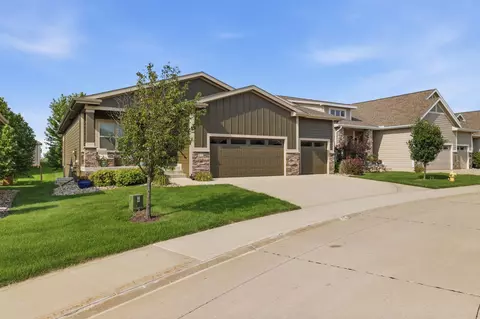 413 NE Brookridge Cir, Waukee, IA 50263