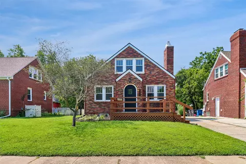 1546 29th St, Des Moines, IA 50311