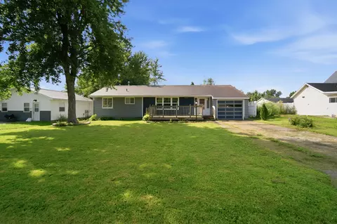 508 3rd St SW, State Center, IA 50247