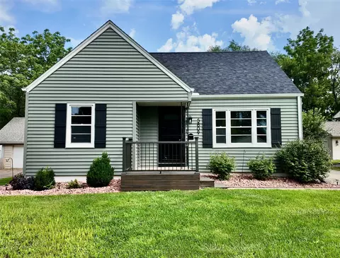 5809 New York Ave, Des Moines, IA 50322