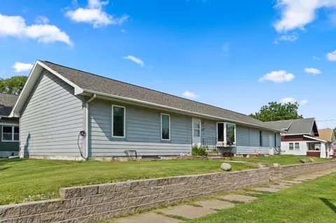 1104 Paul St, Perry, IA 50220