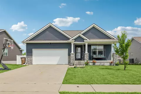 521 Shiloh Rose Pkwy NW, Bondurant, IA 50035