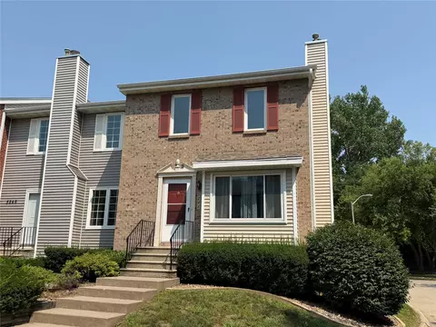 5248 Meredith Dr, Des Moines, IA 50310