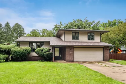 3924 Dakota Dr, West Des Moines, IA 50265