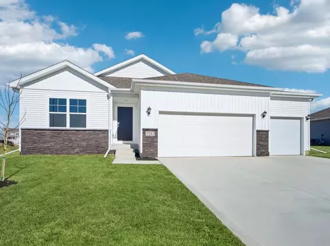 310 39th St SW, Altoona, IA 50009