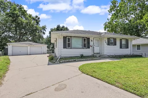 705 Hoffman Ave, Des Moines, IA 50316