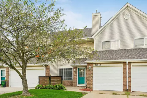 1065 68th St #3, West Des Moines, IA 50266