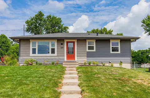 1109 4th St SW, Altoona, IA 50009