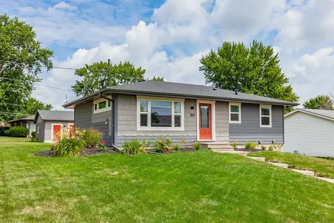 1109 4th St SW, Altoona, IA 50009