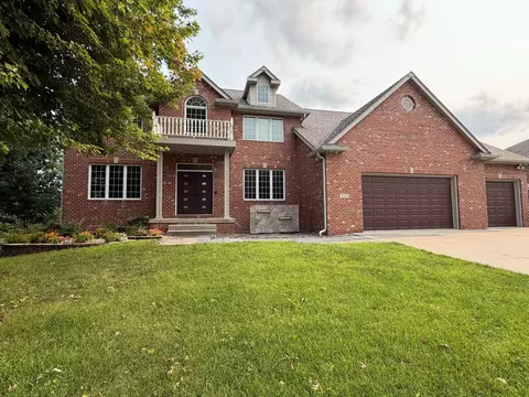 9212 Enfield Dr, Johnston, IA 50131