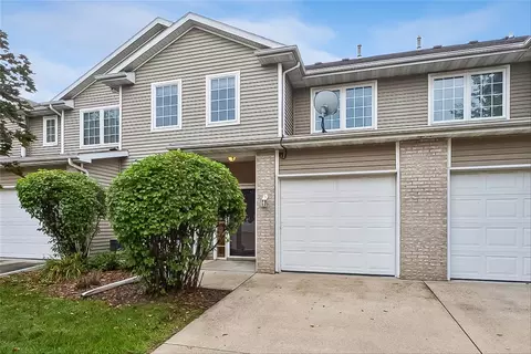 1183 S 52nd St #1309, West Des Moines, IA 50265