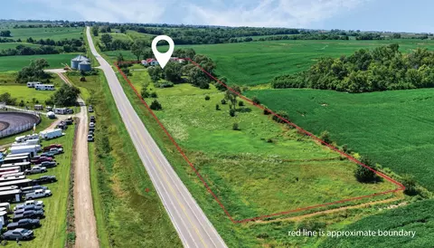 877 Highway G76, Knoxville, IA 50138