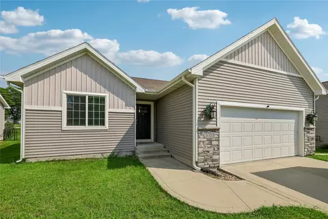 3011 NW 28th St NW, Ankeny, IA 50023
