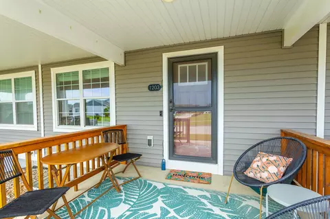 1203 S 91st St, West Des Moines, IA 50266