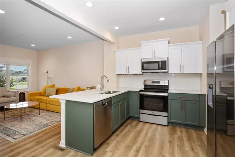 1203 S 91st St, West Des Moines, IA 50266