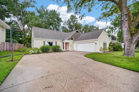 1510 NW 96th St, Clive, IA 50325