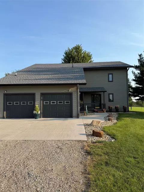 192 385th Ave, Grinnell, IA 50112