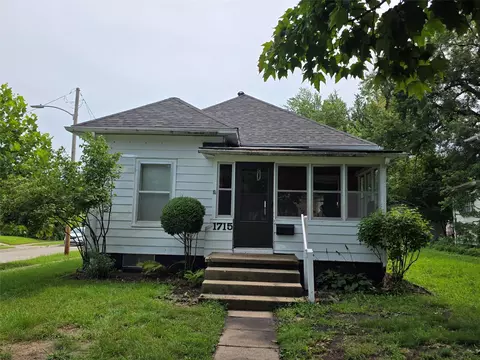 1715 E 12th St, Des Moines, IA 50316