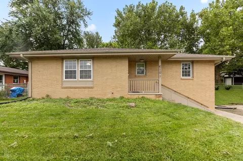 610 Lexington St, Carlisle, IA 50047