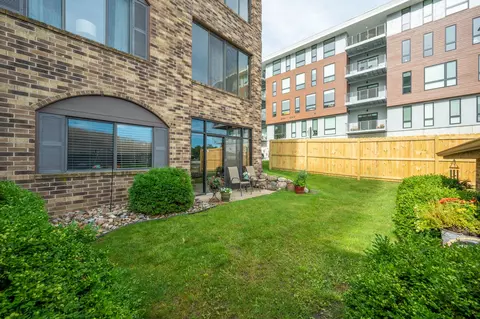 3667 Grand Ave #2, Des Moines, IA 50312