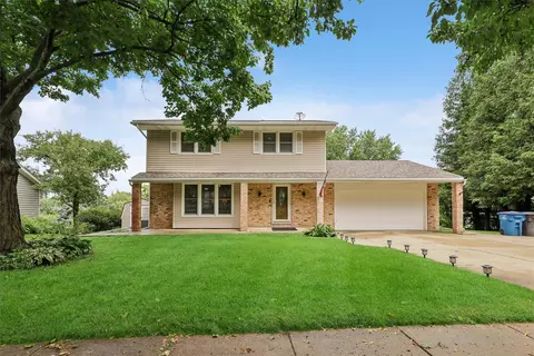 4415 Parklawn Dr, Des Moines, IA 50321