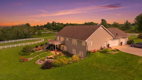 2699 Ridge Rd, Marshalltown, IA 50158