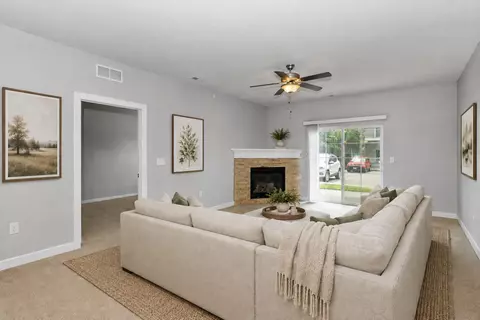 8350 Ep True Pkwy #3103, West Des Moines, IA 50266
