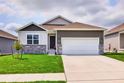 1636 NE Deerfield Dr, Ankeny, IA 50021