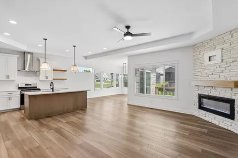 875 NW Frescott Cir, Waukee, IA 50263
