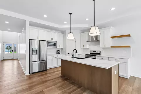 875 NW Frescott Cir, Waukee, IA 50263