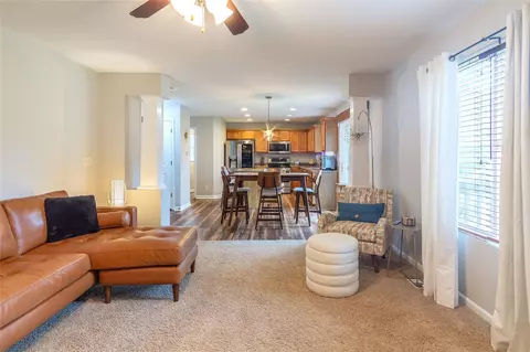 6403 Wilcot Ct, Johnston, IA 50131