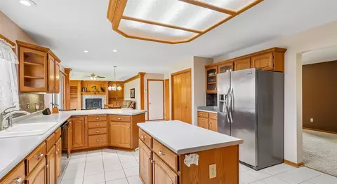 455 Edgewood Ln, Pleasant Hill, IA 50327