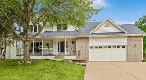 455 Edgewood Ln, Pleasant Hill, IA 50327