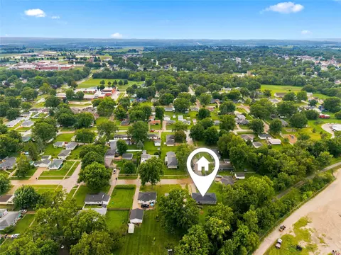 900 E Girard Ave, Indianola, IA 50125