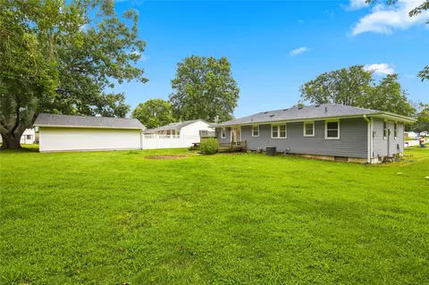 900 E Girard Ave, Indianola, IA 50125