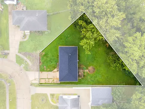 900 E Girard Ave, Indianola, IA 50125