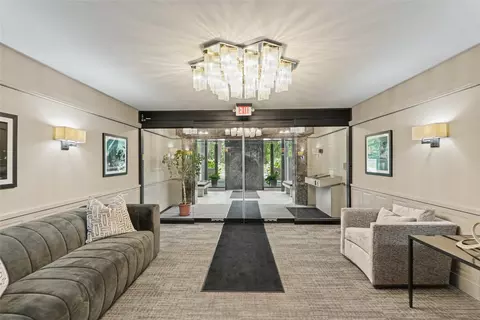 3131 Fleur Dr #208&206, Des Moines, IA 50321