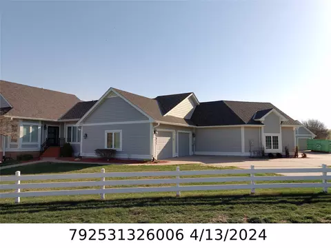 13829 Bay Hill Dr, Clive, IA 50325