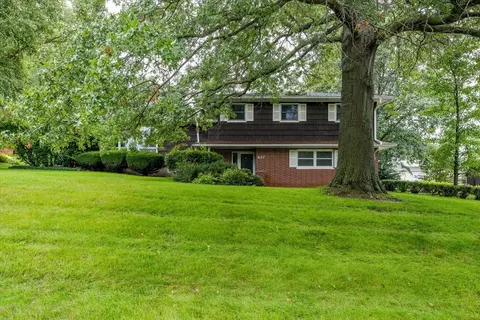 517 Main St, Victor, IA 52347