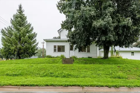 207 N Front St, Montezuma, IA 50171