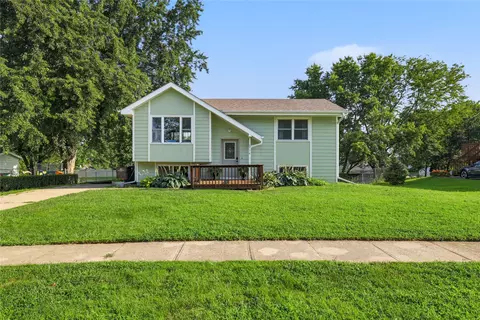 214 Spruce St, Norwalk, IA 50211