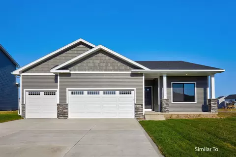 9353 Emilia Ln, West Des Moines, IA 50266
